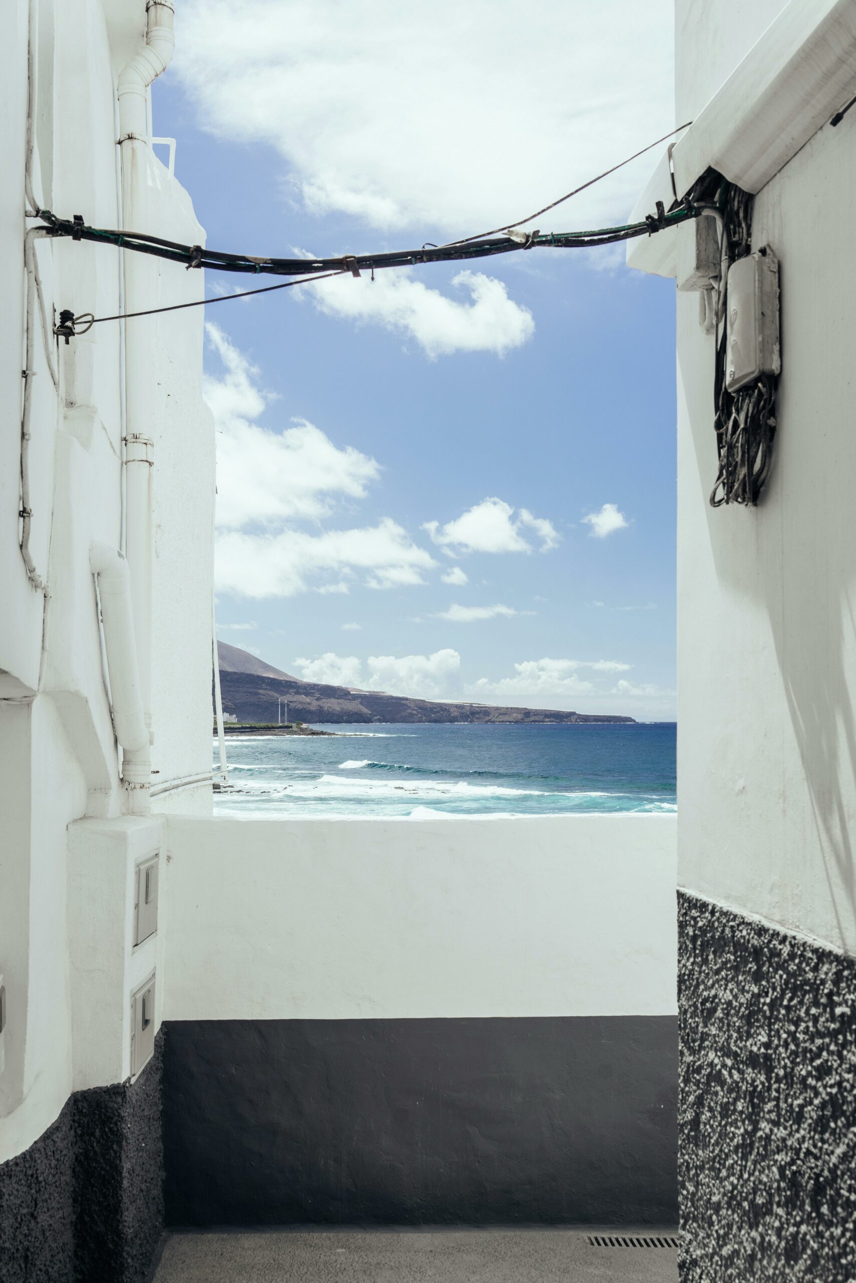 casa en las canarias con vistas al mar y proteccion de muros